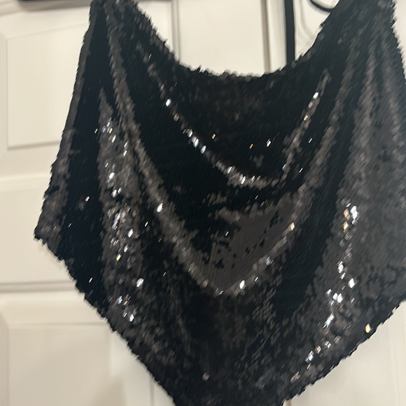 Black sequin cut out backless - Picture 2 of 3